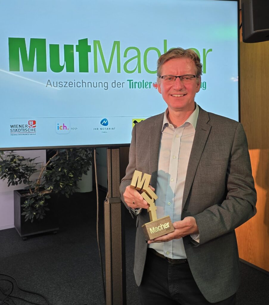 Siamo particolarmente soddisfatti di aver potuto ritirare il premio insieme al nostro principale azionista STASTO. L'azienda di Innsbruck, che si basa sul modello del co-imprenditore dal 1993, è stata premiata nella categoria sviluppo dei dipendenti.